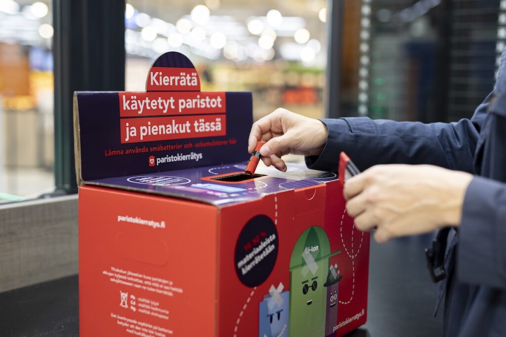 patterit navat teipattuina kiettätyslaatikkoon