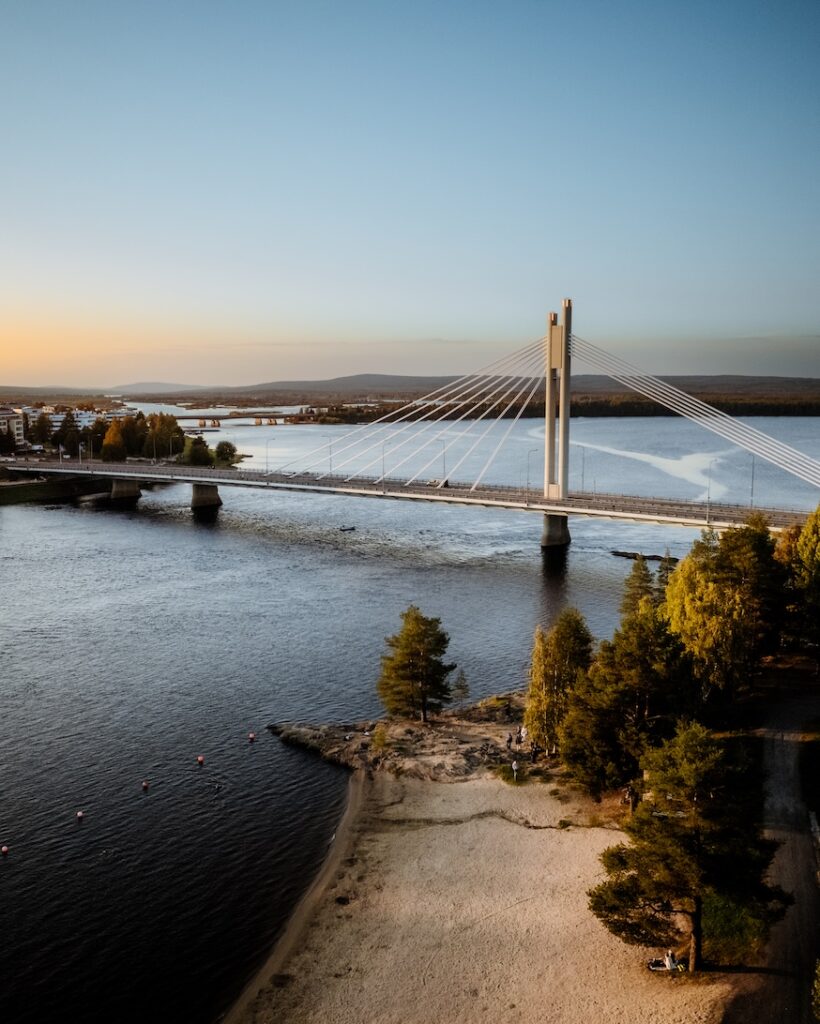 Rovaniemen kuuluisa riippusilta Jätkänkynttilä